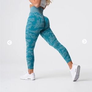 Teal camo seamless leggings
